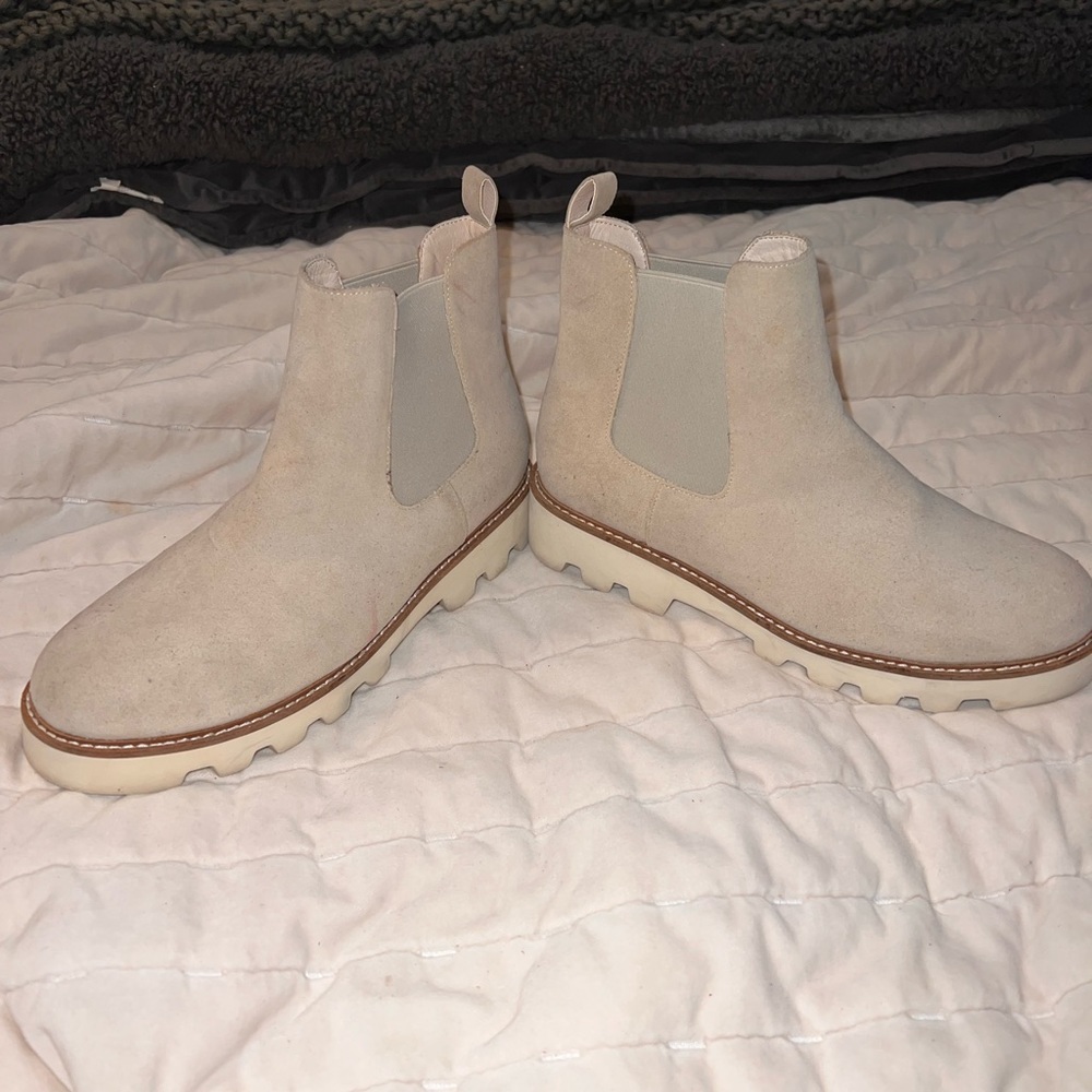 Mi.Mi sz 8 booties